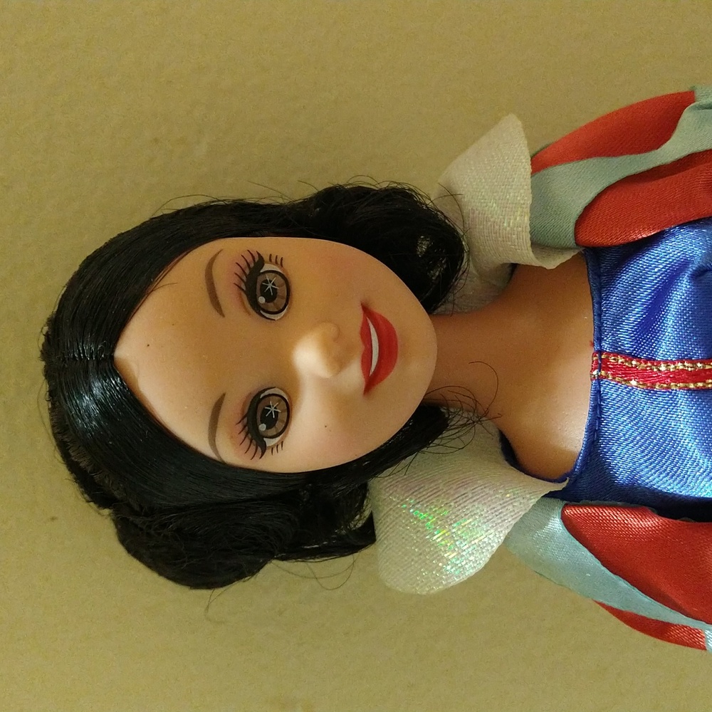 Vintage 1990's Mattel Snow White Doll Figure - Picture 2 of 5